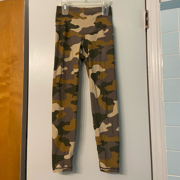 Aerie Offline Leggings - Picture 1 of 3